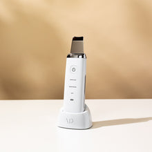 Load image into Gallery viewer, Essia | Ultrasonic Lifting & Exfoliating Wand. Lux Collection